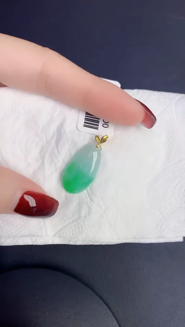 颈饰18K金镶嵌翡翠缅甸天然翡翠A货