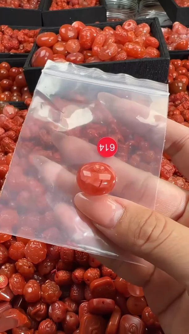 南红玛瑙未镶嵌颈饰11