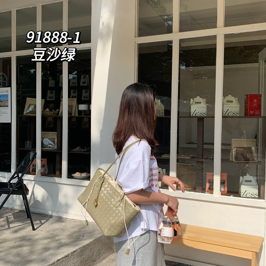 【英柏甄选】SK-91888-1-豆沙绿 然与纯小众设计感时尚单肩百搭女包