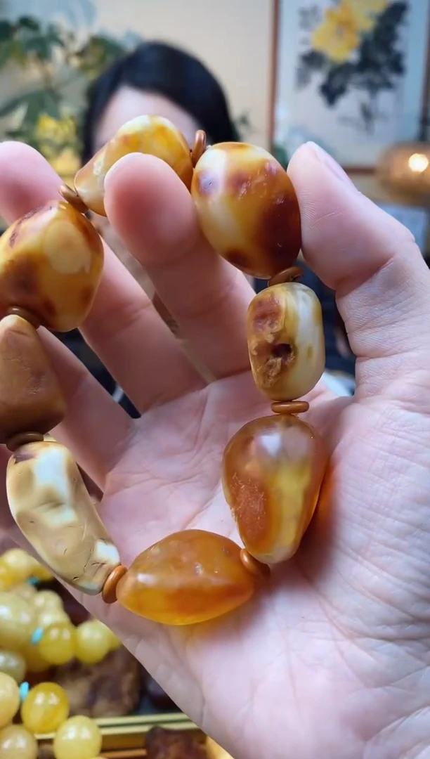 【闪购商品】琥珀手串未镶嵌手串