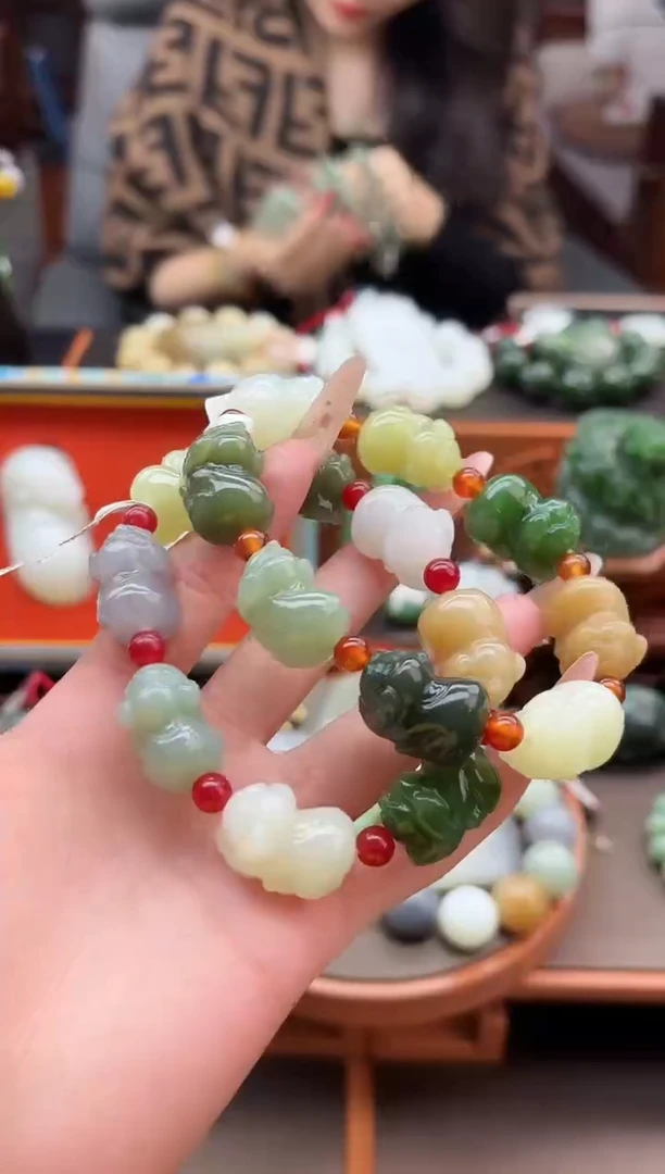 未镶嵌手串和田玉董小姐推荐 多样性发货 拍一发一dbz