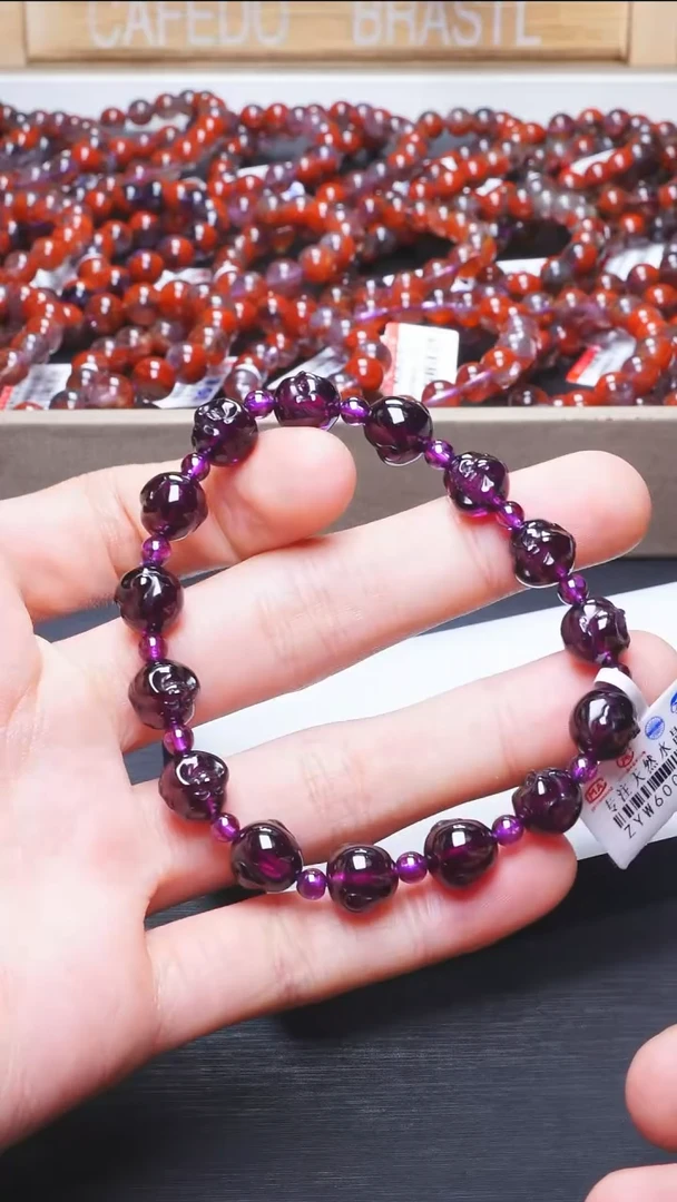 石榴石（紫牙乌）L004紫牙乌佛头手链未镶嵌多样性发其一