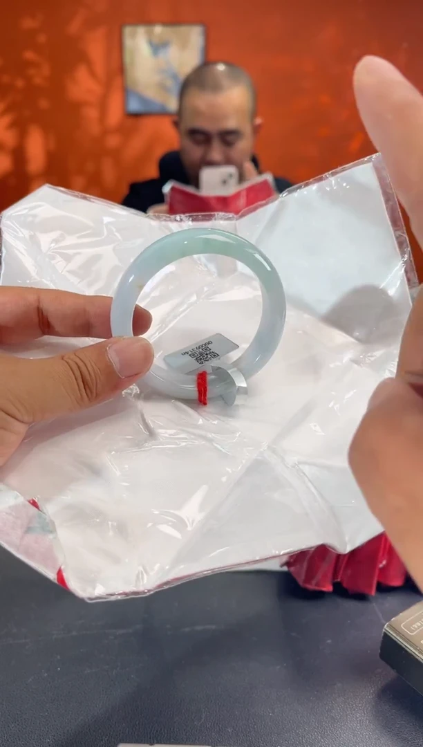 未镶嵌手镯翡翠3        圈口55