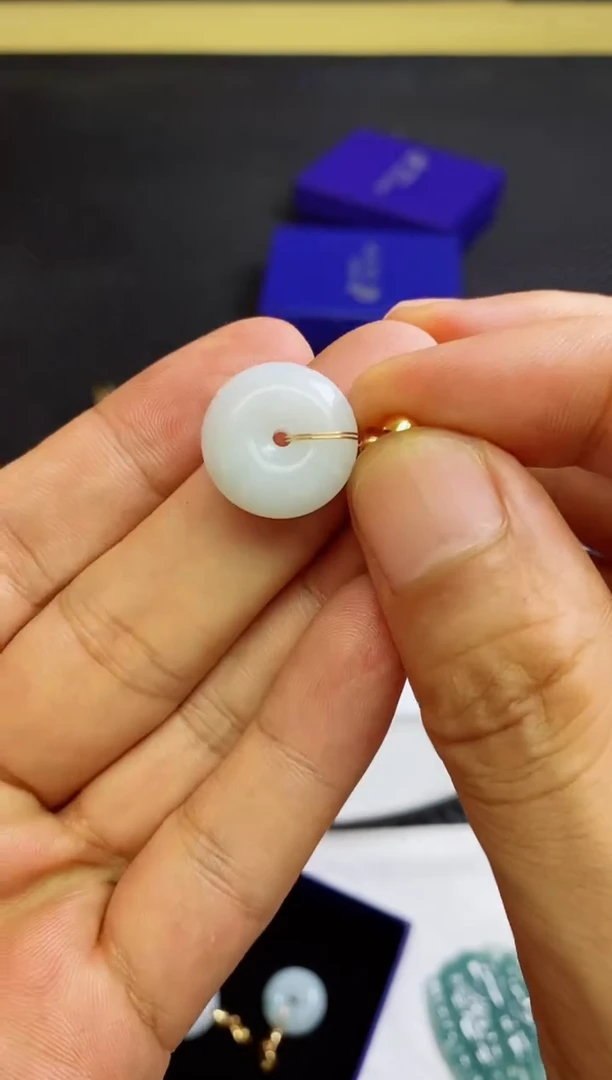 翡翠未镶嵌颈饰