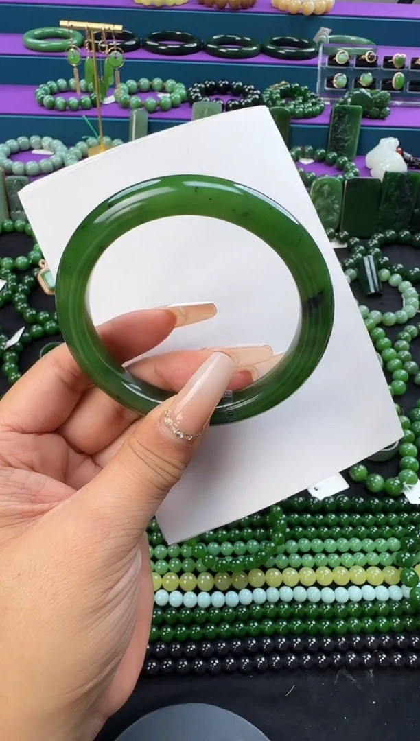 未镶嵌手镯和田玉卡61手镯