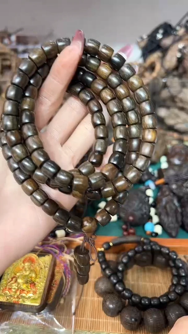 【闪购商品】贡木新品0.8x0.9cm108颗绿奇楠手串