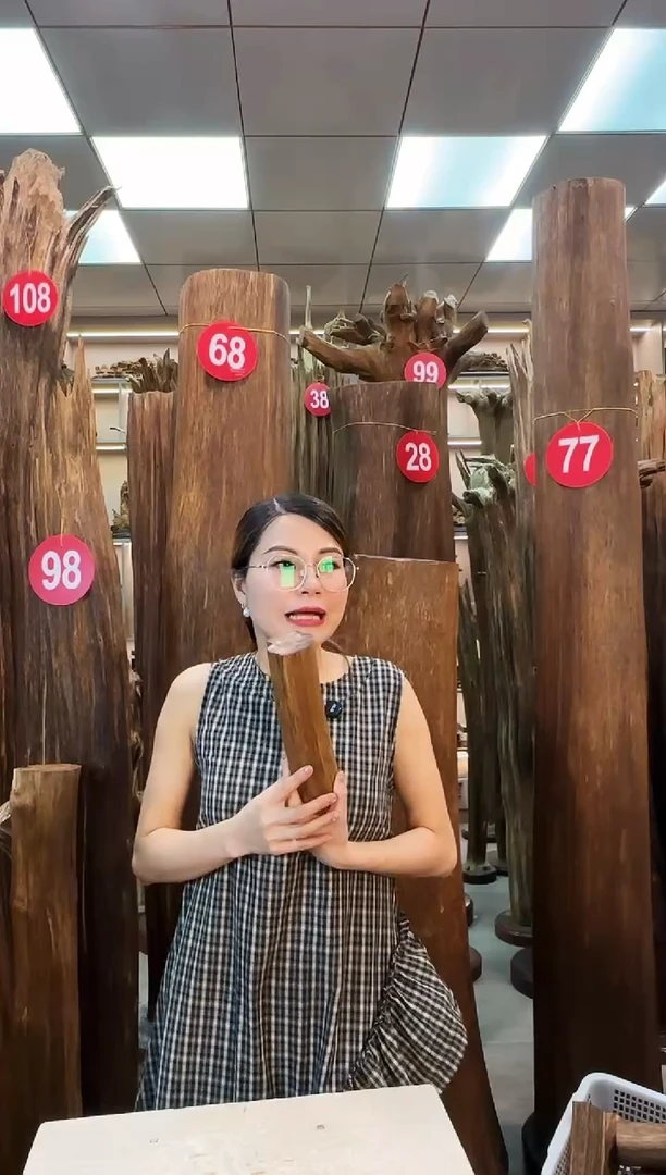 沉香碎屑沉香沉香原料摆件工艺品一百元以上带底座