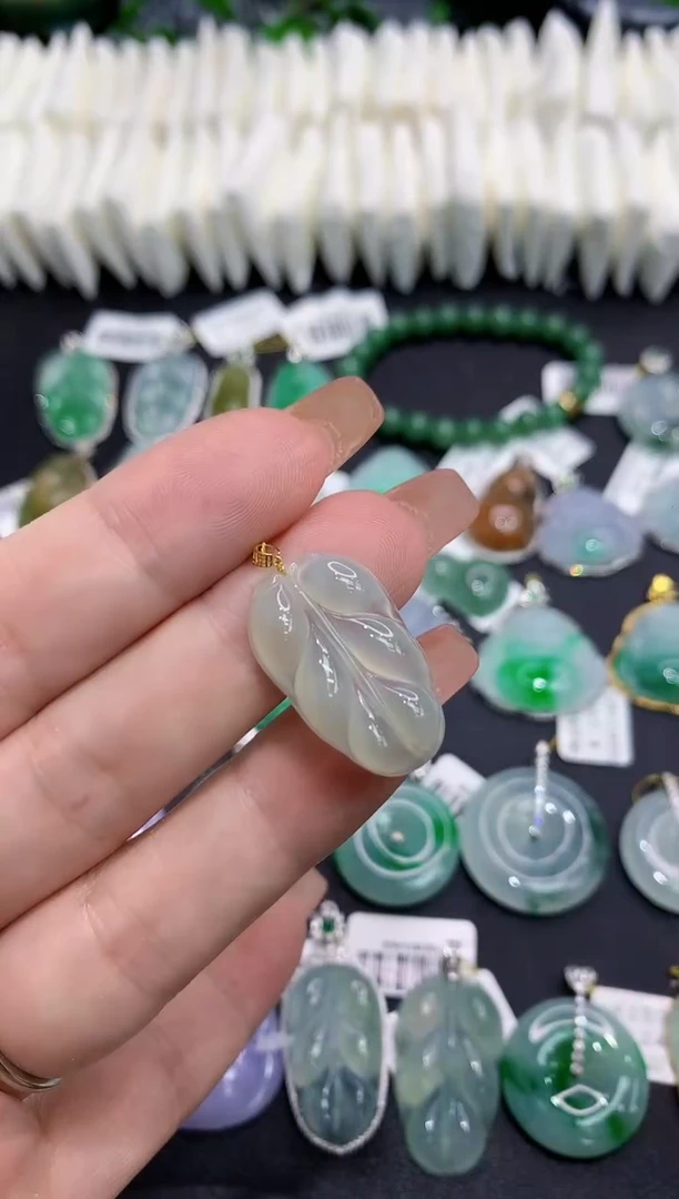 吊坠(不含链)18K金镶嵌翡翠11