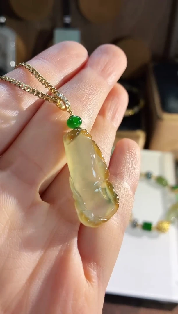 吊坠(不含链)18K金镶嵌翡翠吊坠