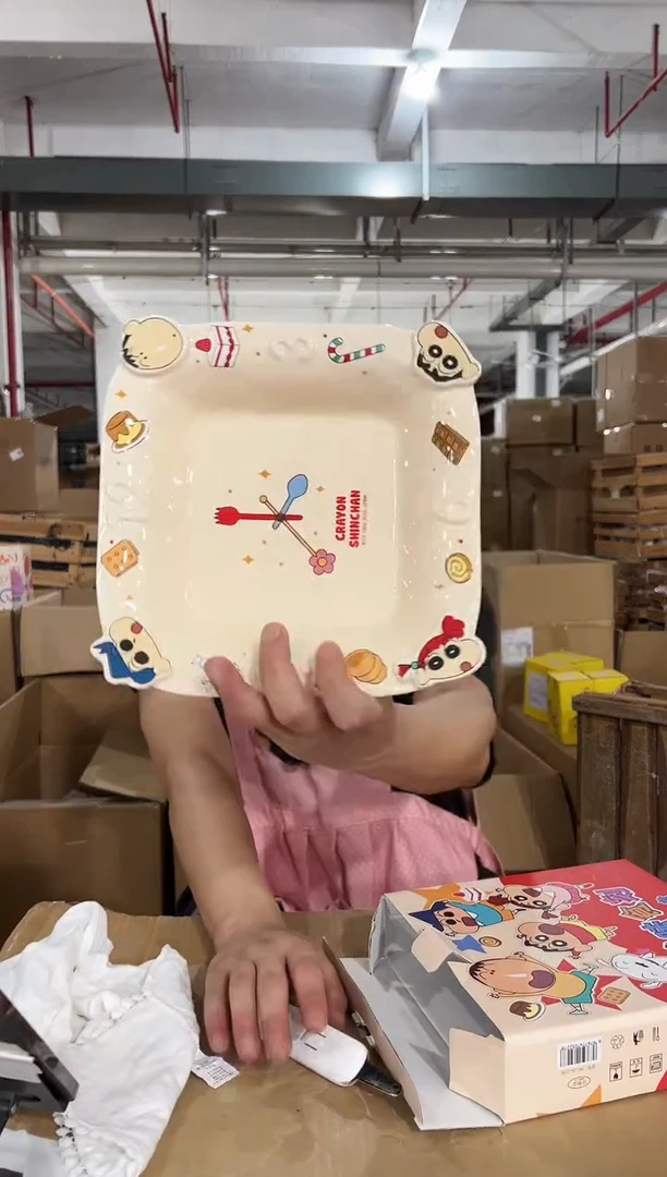 原盒蜡笔小新美味方盘