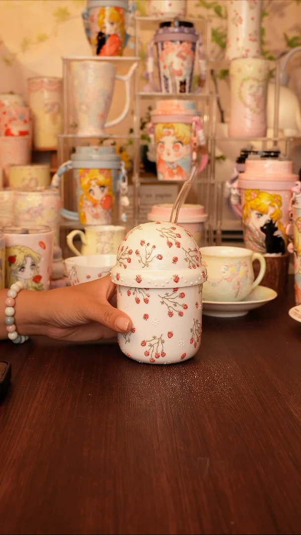 陶景德镇手绘的杯子