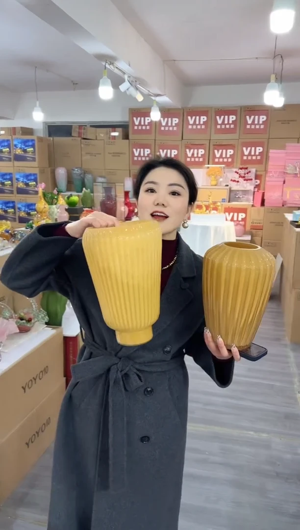 【闪购商品】琉璃泰新花器P-3晚一对