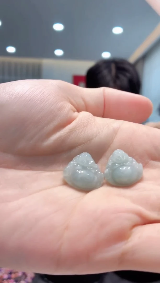 翡翠未镶嵌吊坠(赠链) 【老王好物优选天然翡翠佛公吊坠多样性发一