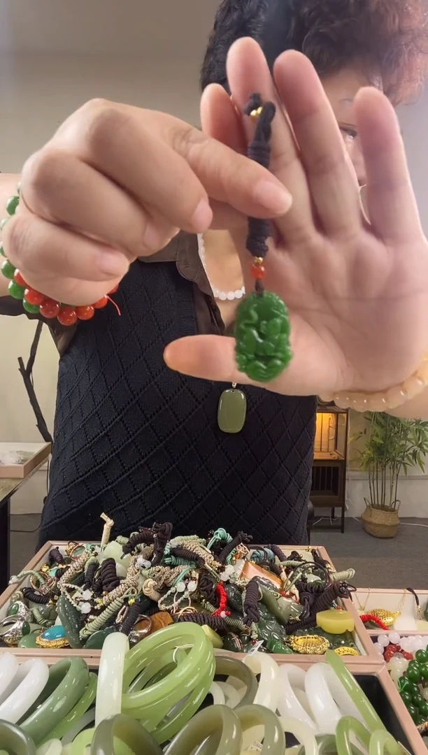 颈饰未镶嵌和田玉多样性拍一发一  鼠 0330