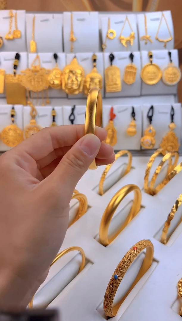 无足银轮胎手镯    总重29g外2.6g 58圈口