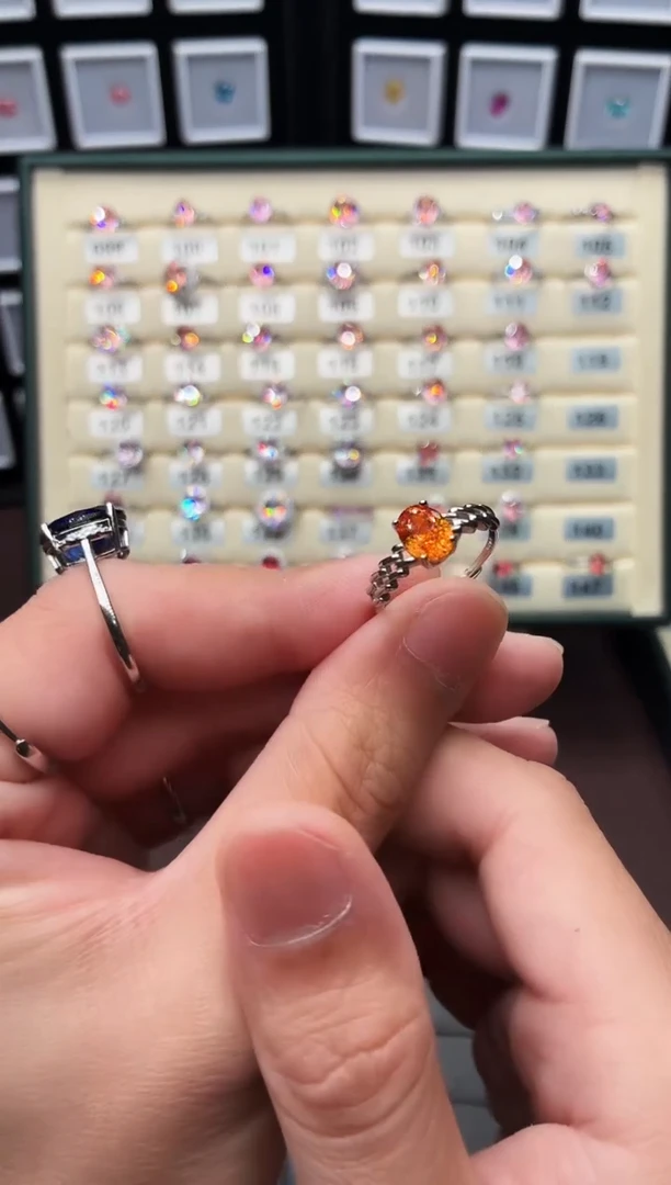 银S925镶嵌戒指石榴石（芬达石）002