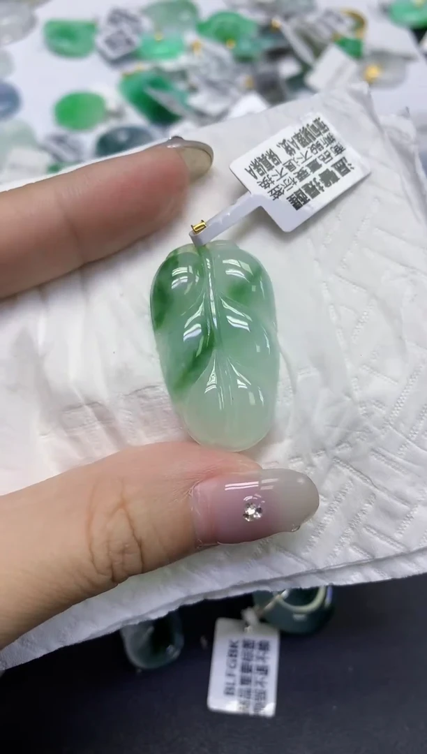 颈饰18K金镶嵌翡翠天然缅甸翡翠A货百元以上9元证书费自理