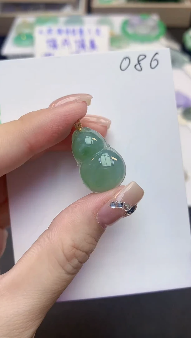 颈饰18K金镶嵌翡翠天然缅甸a货翡翠