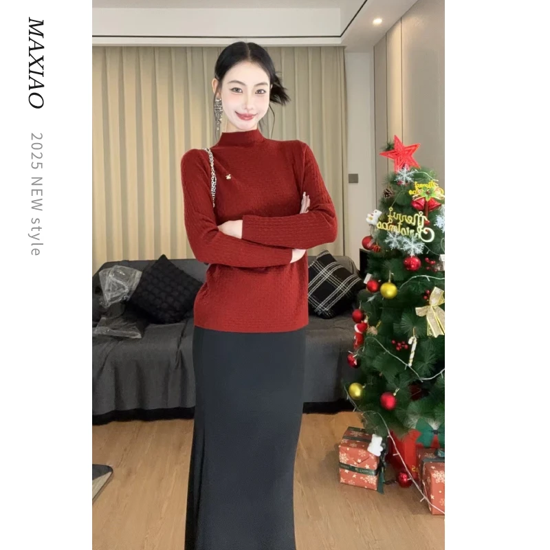 MAXIAO秋冬新款半高领纯色提花针织衫女宽松显瘦打底毛衣+半裙