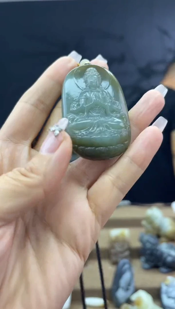 颈饰未镶嵌和田玉1