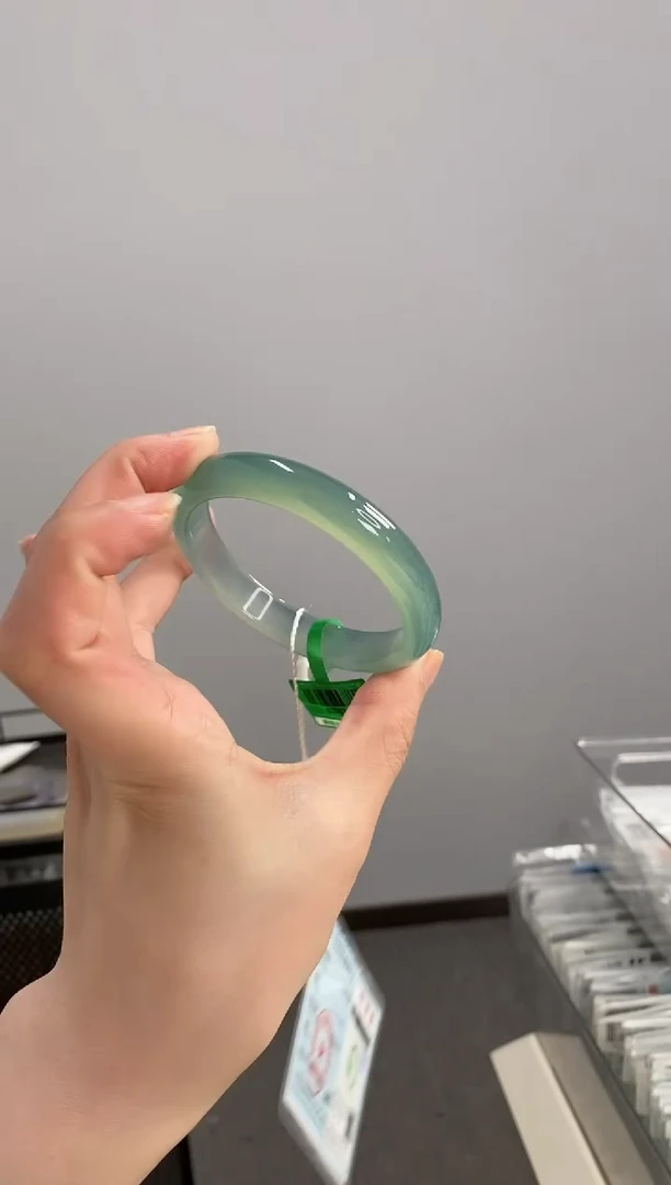 【闪购商品】玛瑙/玉髓手镯未镶嵌58-59圈