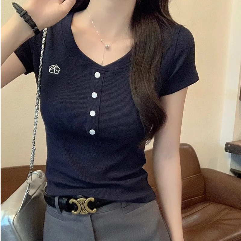 纯欲风设计感短袖t恤女夏季新款百搭简约钮扣显瘦修身短款上衣潮