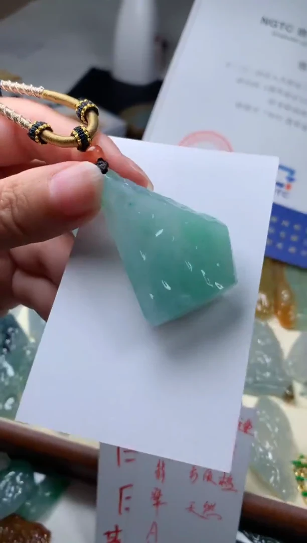 【闪购商品】翡翠颈饰未镶嵌吊坠