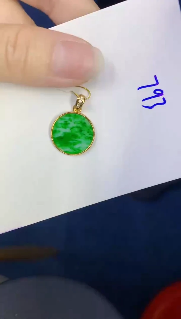 颈饰未镶嵌翡翠缅甸天然翡翠A货