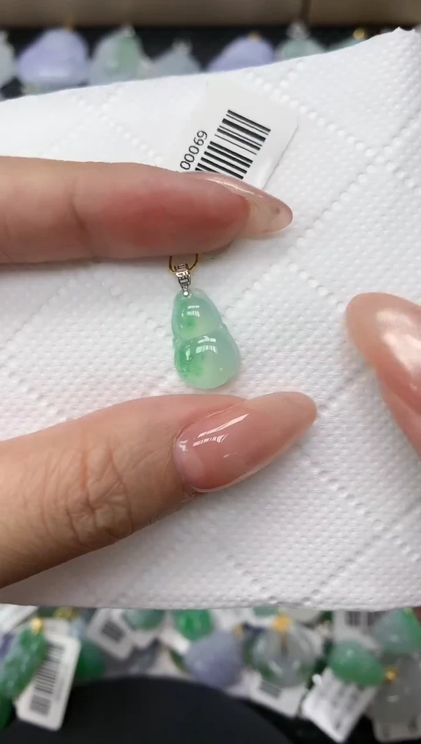 颈饰18K金镶嵌翡翠1111111111