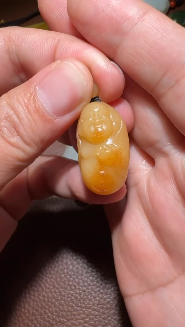 未镶嵌和田玉挂件心****币和田玉
