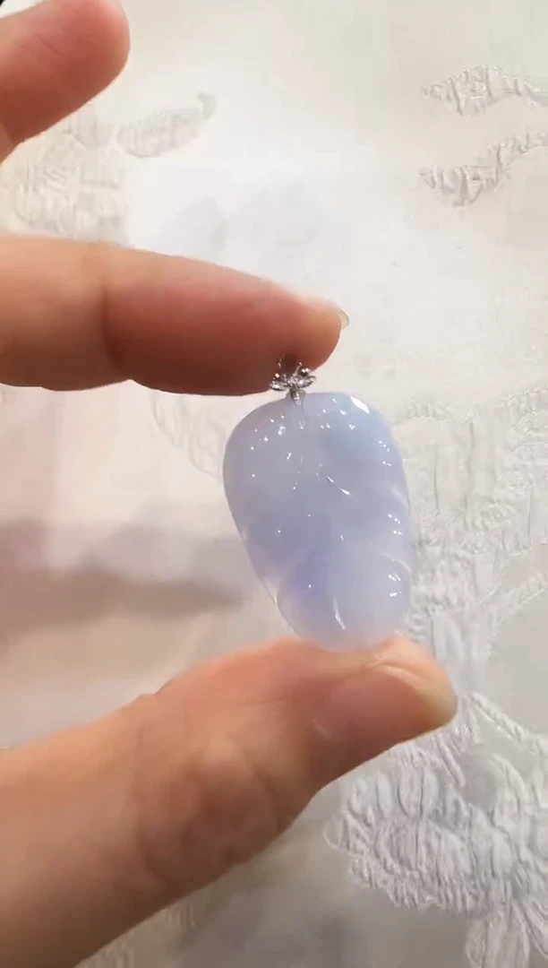 颈饰18K金镶嵌翡翠国风