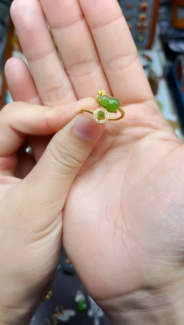 银S925镶嵌戒指和田玉葫芦 06