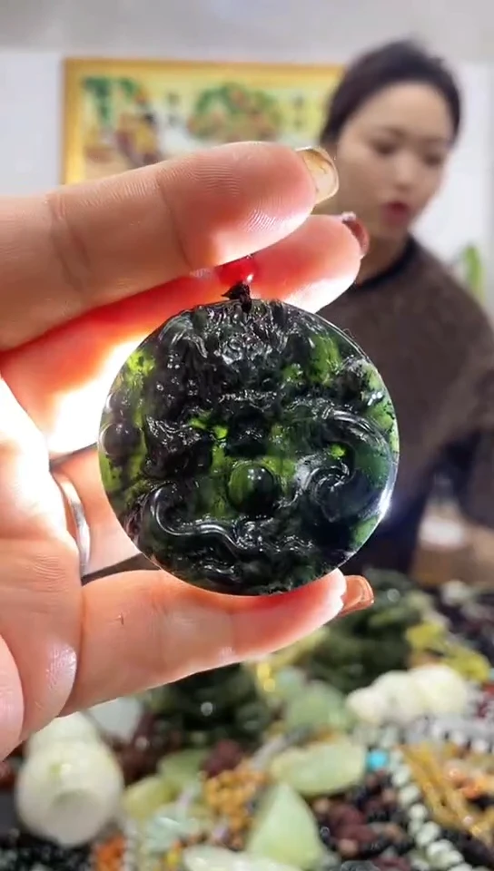未镶嵌岫玉挂件