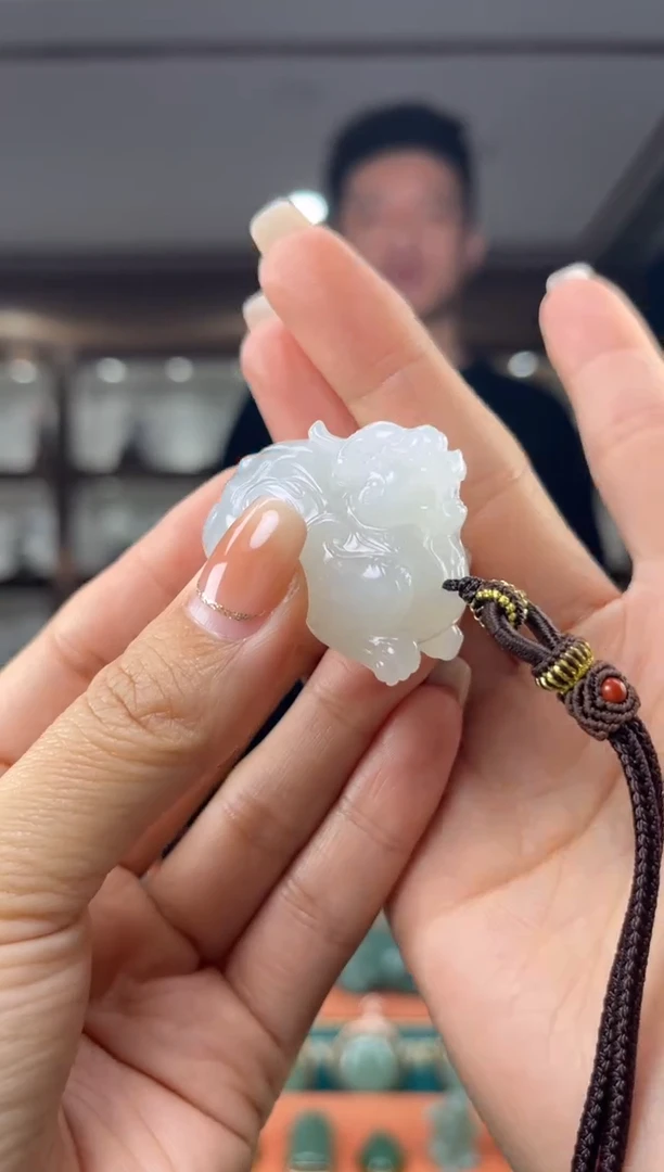 颈饰未镶嵌和田玉佩佩