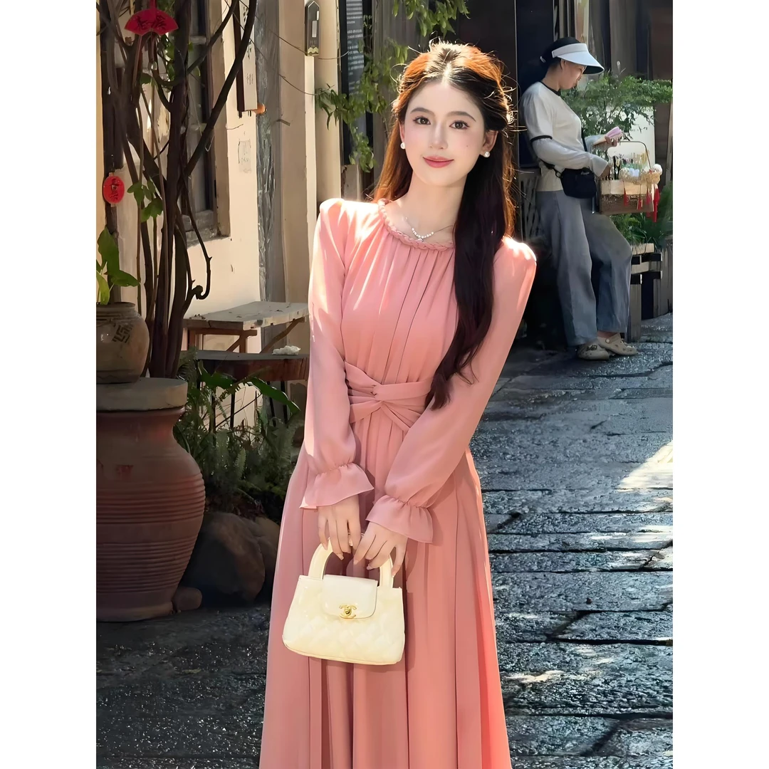 法式温柔风粉色收腰连衣裙女2025新款秋季穿搭减龄百搭显瘦仙女裙