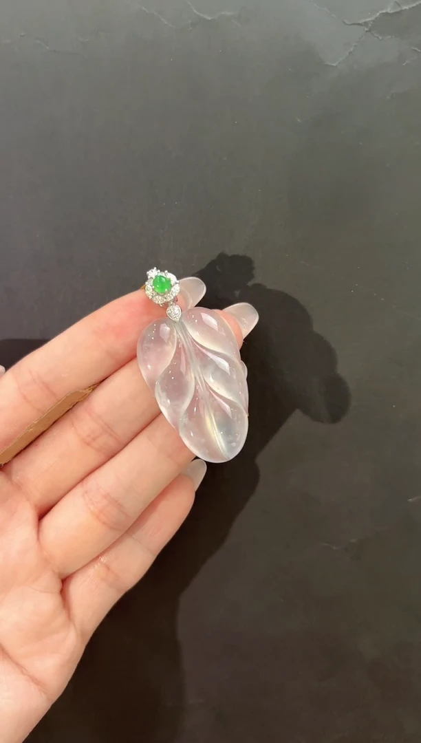 吊坠(不含链)18K金镶嵌翡翠玉叶吊坠多人不退不换