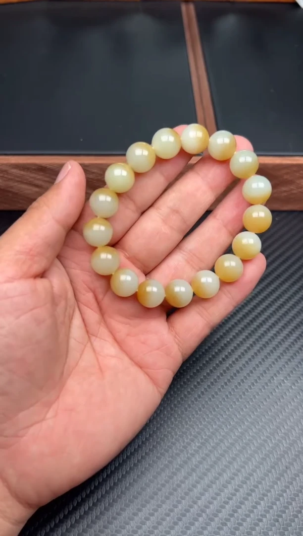 未镶嵌手串和田玉若羌微色差卡12