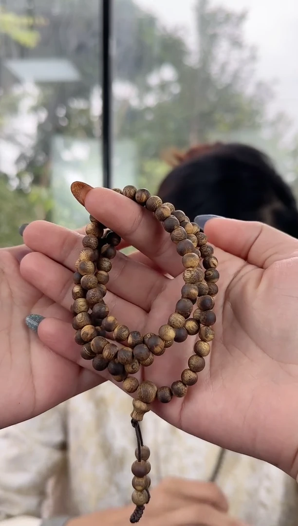 沉香手串海南莺歌绿虎斑奇06圆珠多圈，多样性发其一