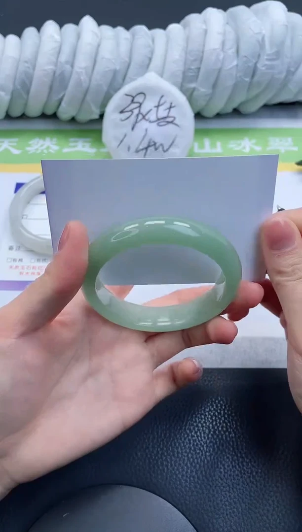 【闪购商品】石英质玉手镯未镶嵌A243-56+