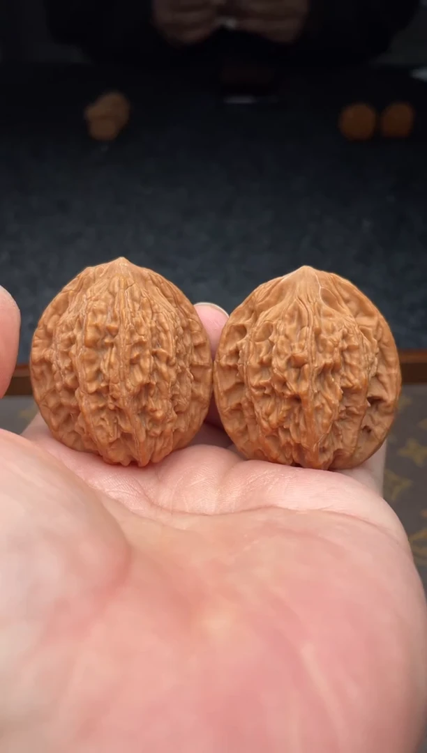 把件文玩核桃 B  4号 40  尺虎头