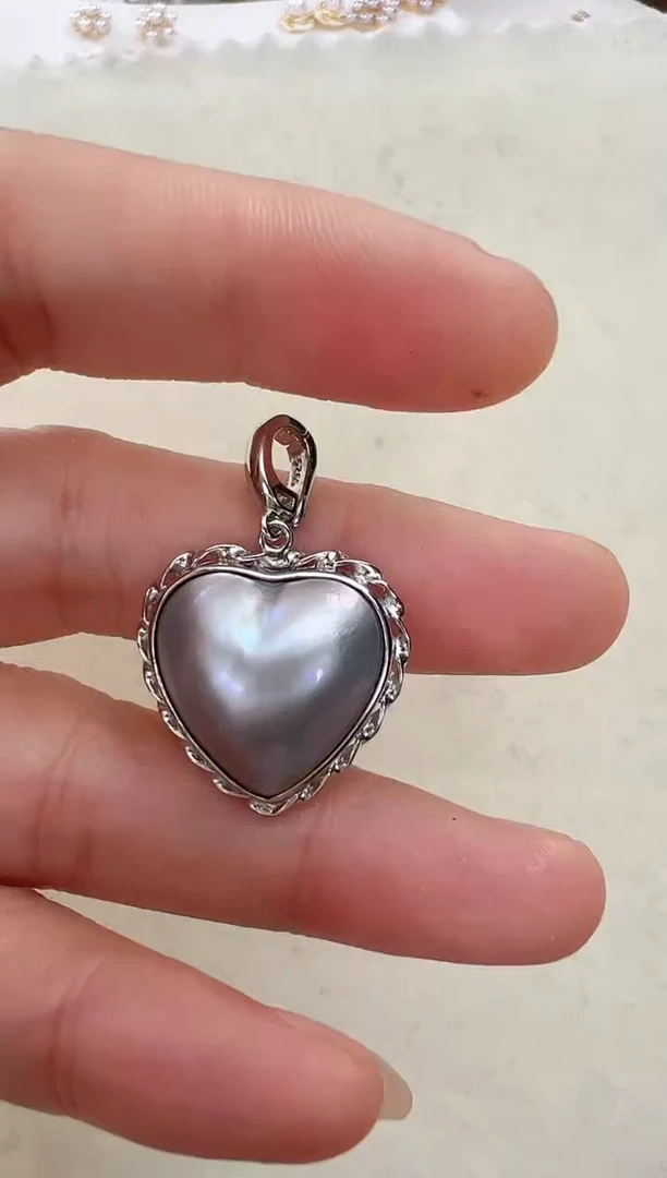 【闪购商品】拼合珍珠（马贝珠）颈饰银S925镶嵌灰色麻花心形