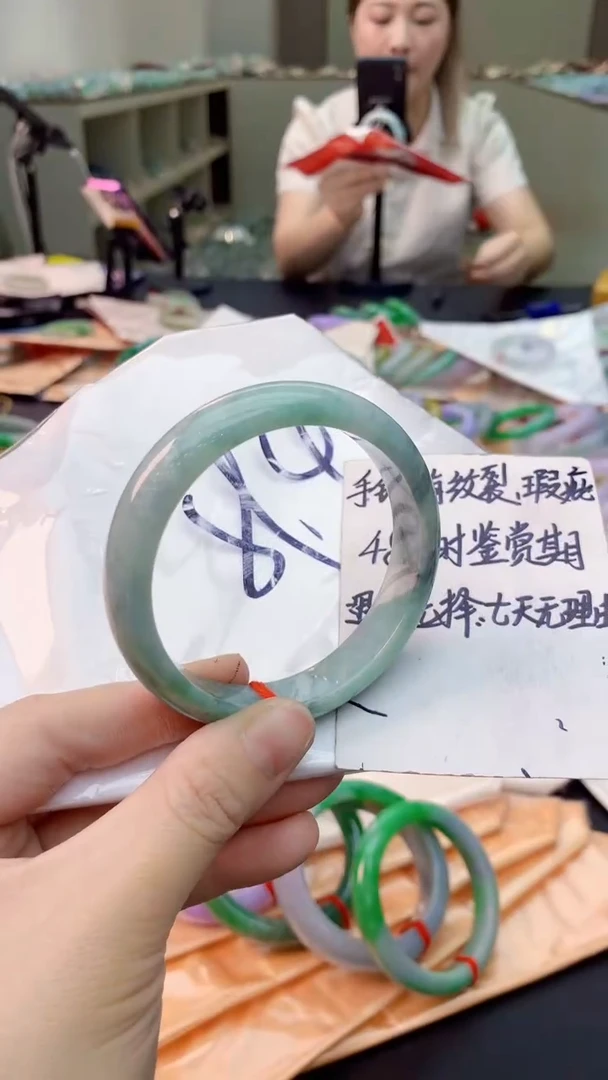 翡翠未镶嵌手镯0398003565