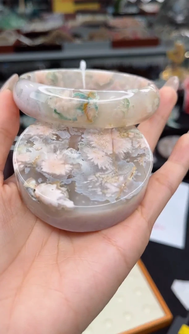 【闪购商品】石英质玉手镯未镶嵌64圈口（赠品镯心）S90339