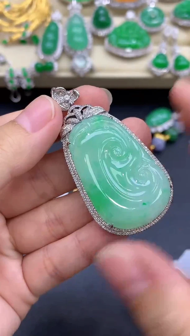 颈饰18K金镶嵌翡翠 392-中国好珍宝