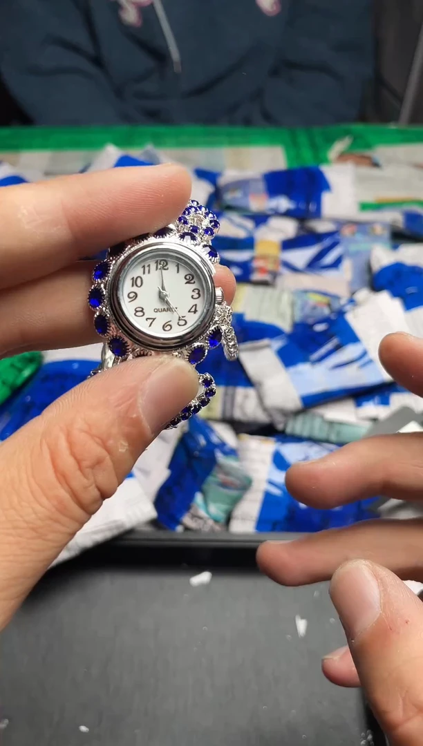 强子收货时尚吊坠L-39