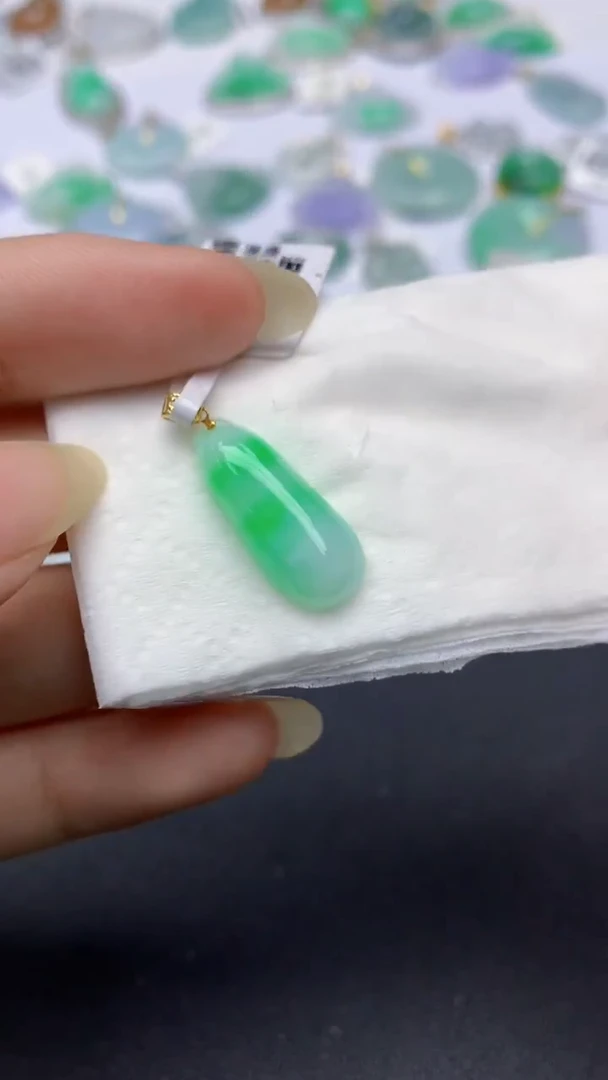 颈饰18K金镶嵌翡翠天然缅甸a货翡翠百元以上9元证书费自理