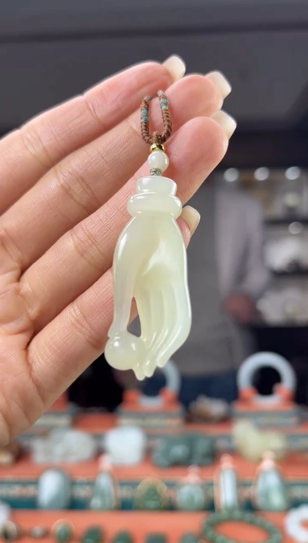 颈饰未镶嵌和田玉佩佩