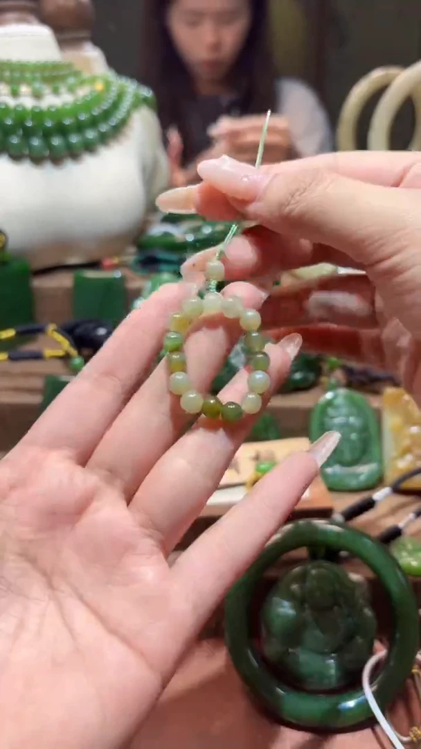 和田玉未镶嵌颈饰1