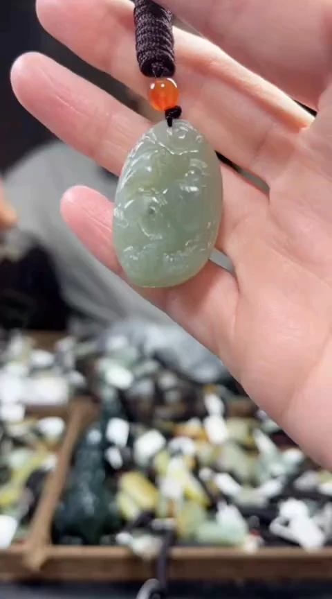 和田玉未镶嵌颈饰·