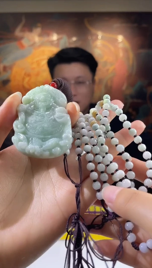 翡翠未镶嵌颈饰多样性发其一